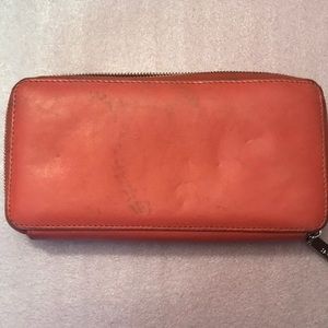 Hobo zip wallet. Peach